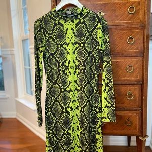 Venus NWOT Size XS Snake 🐍 print Dress